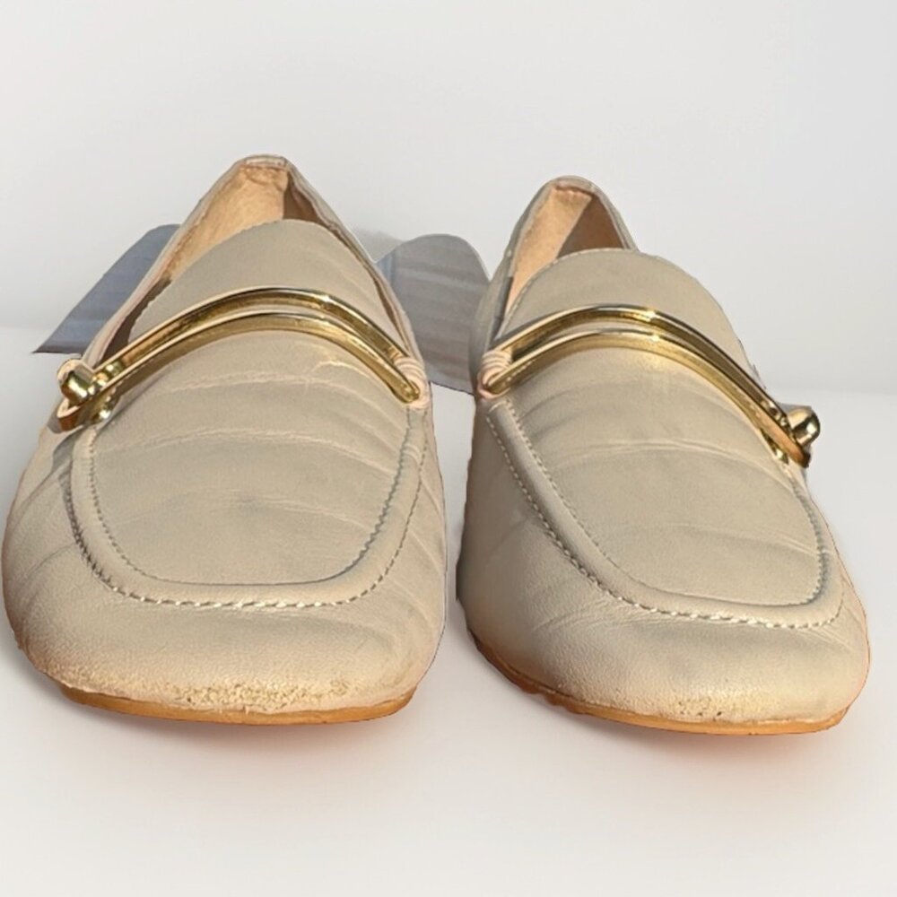 (8.5) TAHARI “Salty” Light Gray Leather Loafers - Picture 3 of 13